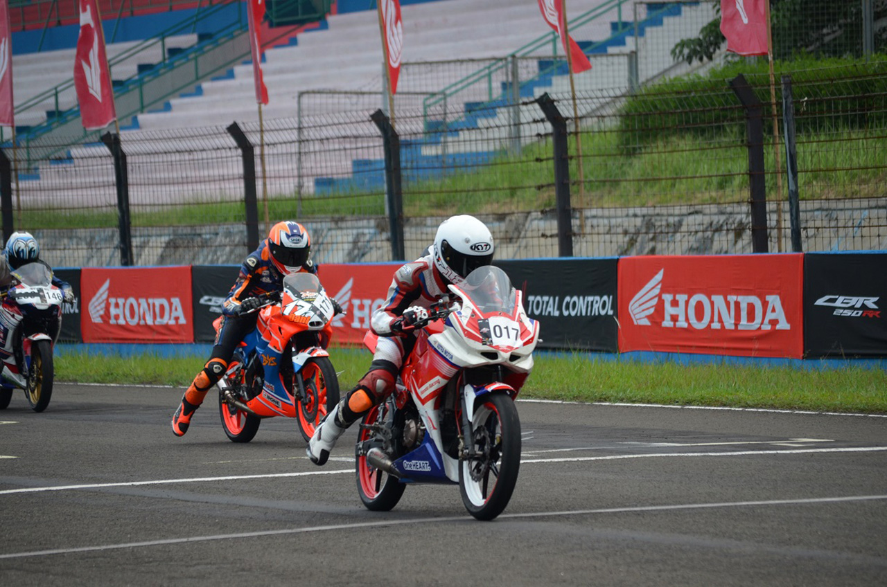 Honda Beri Wadah Balap Komunitas CBR
