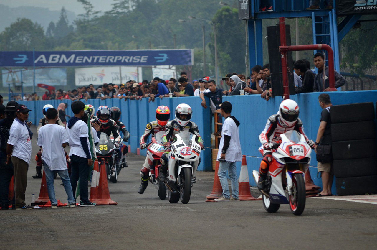 Honda Beri Wadah Balap Komunitas CBR