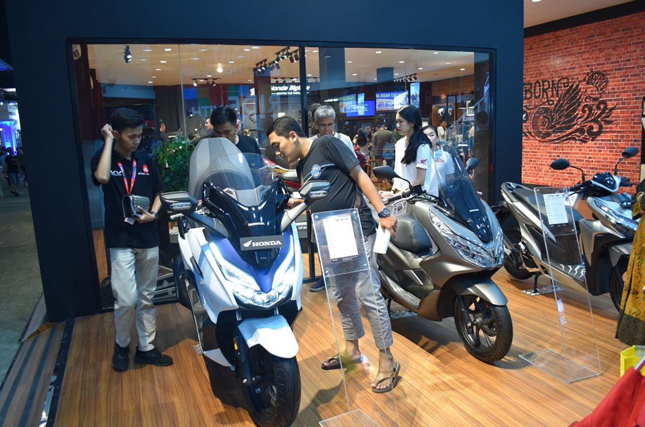 Promo Dan Hadiah Menunggu Konsumen Honda Di Jakarta Fair Kemayoran