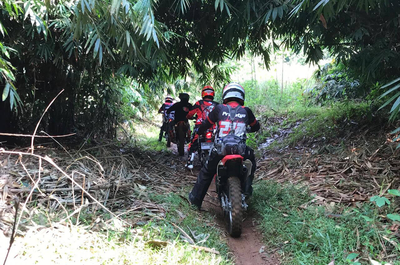 Wahana ‘Main Tanah’ Dengan Komunitas Honda CRF