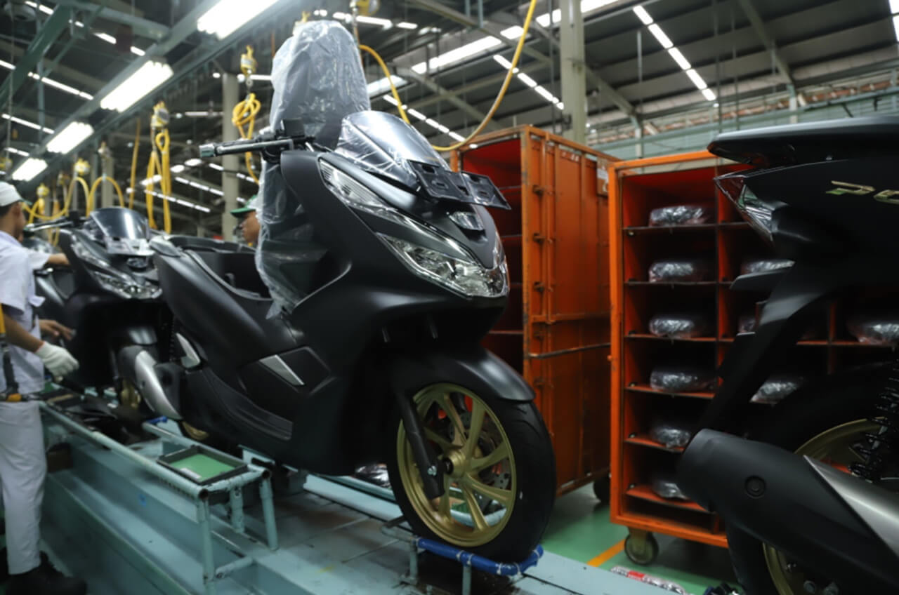 Hadirkan Warna Baru, Skutik Besar Honda PCX Semakin Mewah