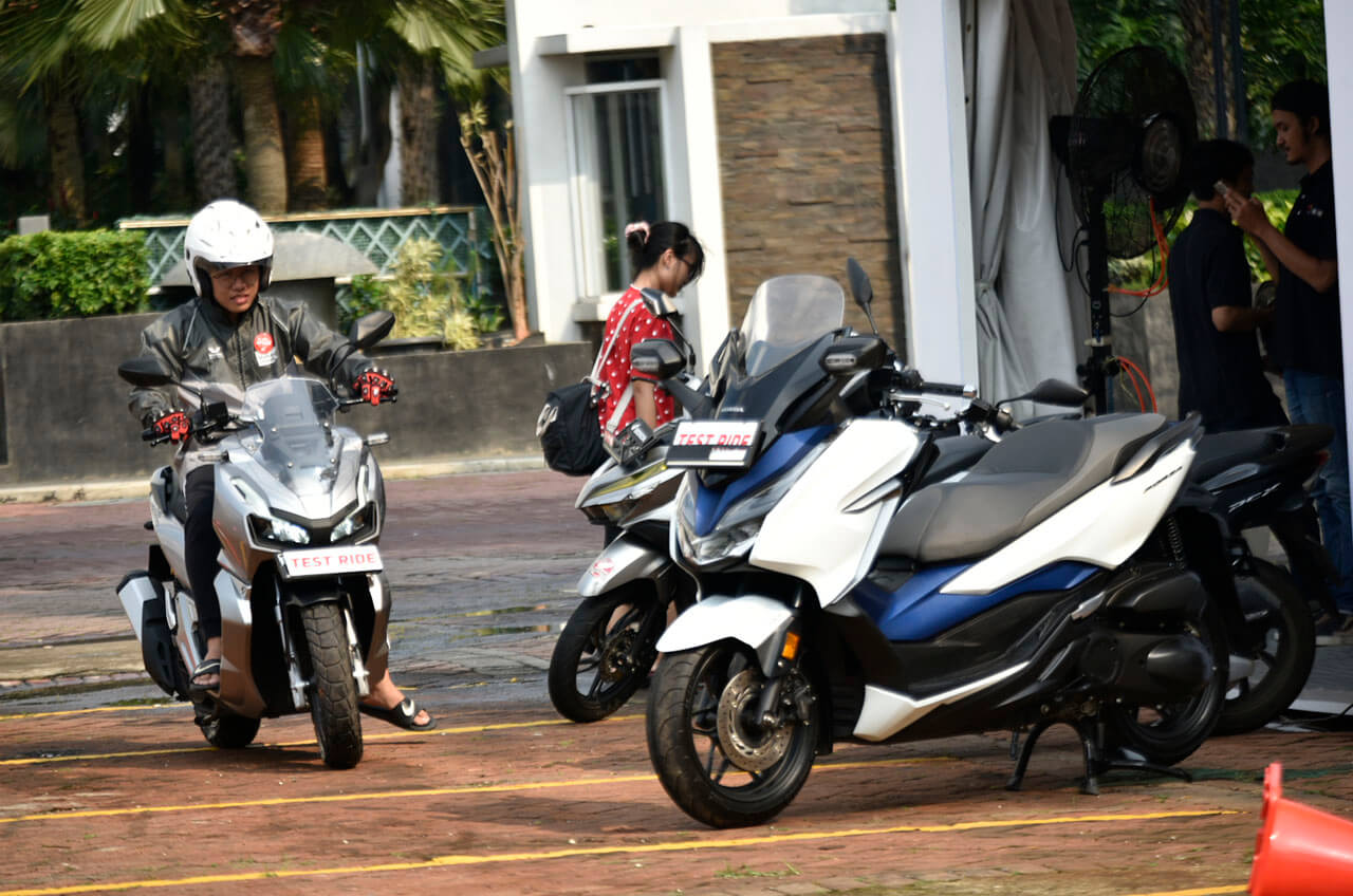 Skutik Premium Honda Kembali Goda Tangerang
