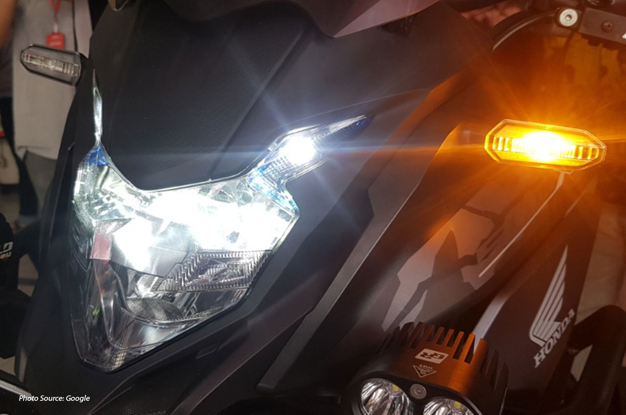 Lampu Motor Bikin Terang & Makin Gaya