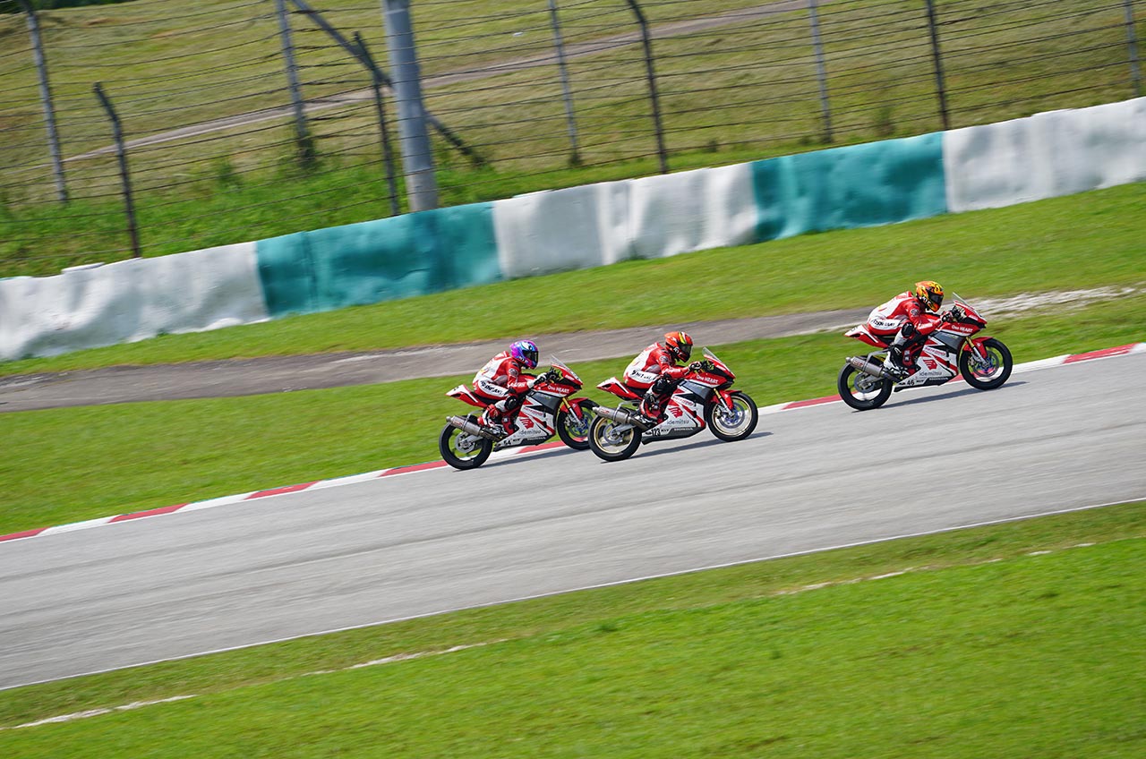 Veda Catat Kemenangan Perdana ARRC, Astra Honda Racing Team Dominasi Kelas AP250	 