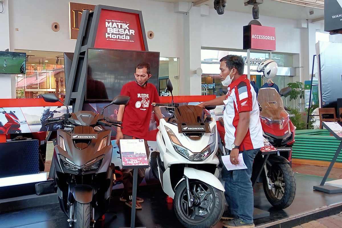 Warga Tangerang Antusias Kenal AT Premium Honda