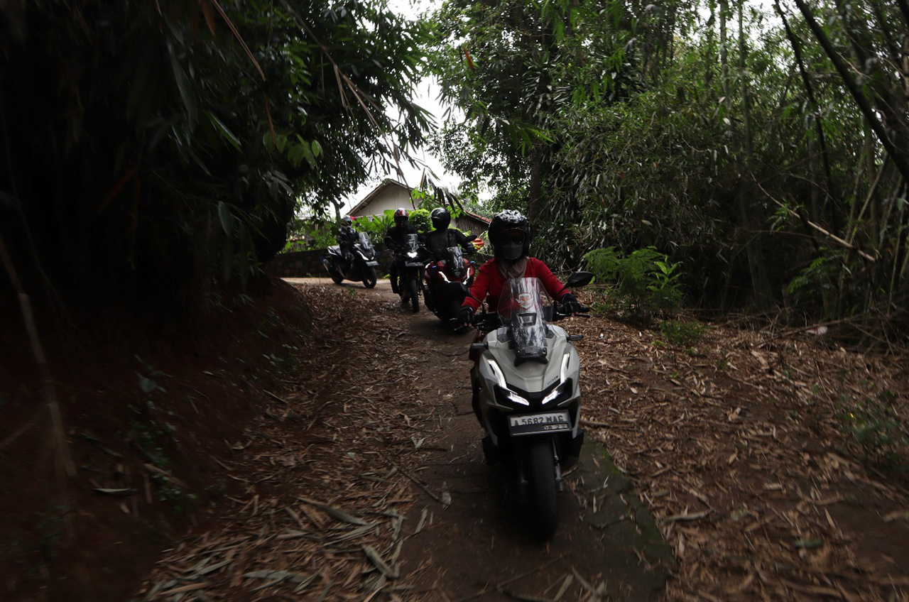 Jalankan Kegiatan Sosial Berkelanjutan, Wahana Honda Adakan Charity Touring Renovasi Sekolah