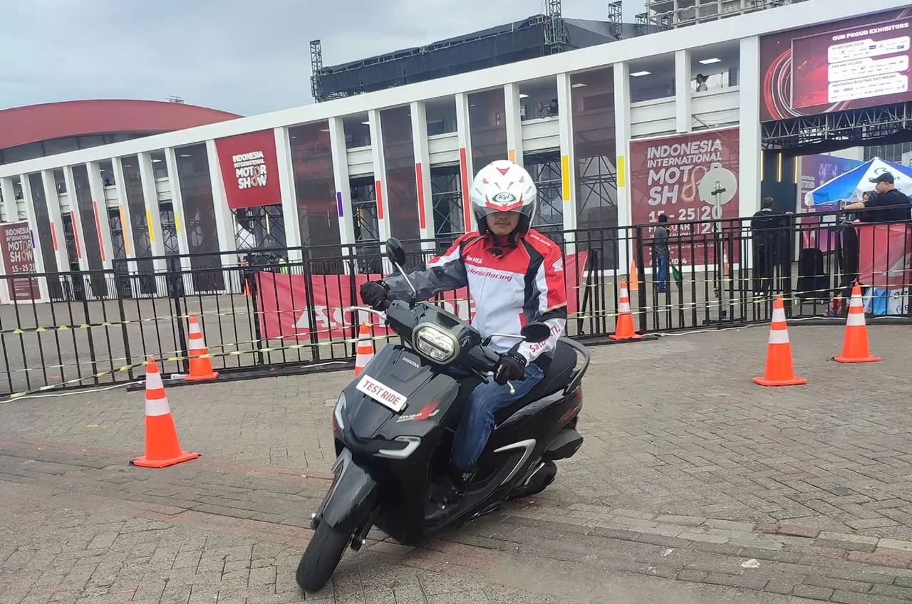 Guyub, Wahana Makmur Sejati Kumpulkan Puluhan Anggota Komunitas Motor Honda Ke IIMS 2024