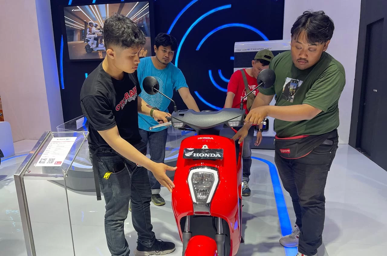 Guyub, Wahana Makmur Sejati Kumpulkan Puluhan Anggota Komunitas Motor Honda Ke IIMS 2024