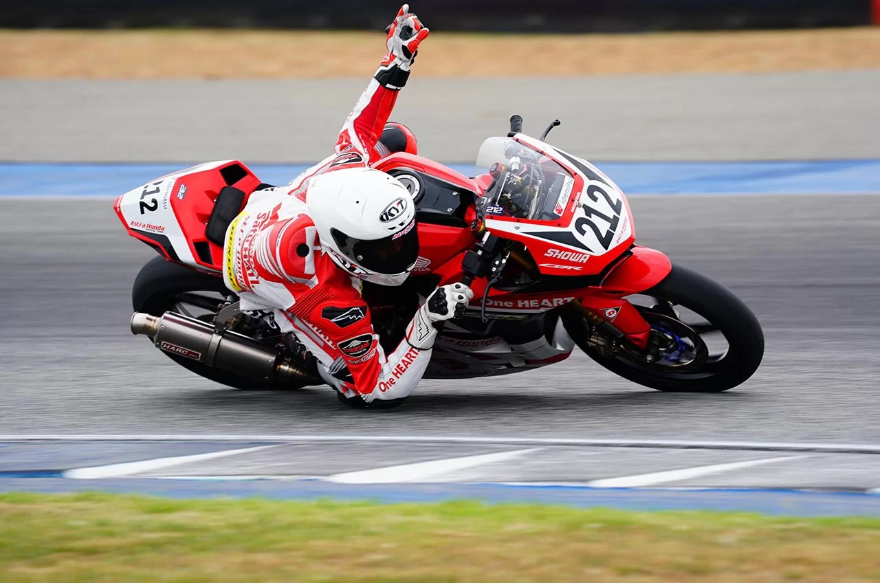 Herjun Dan Adenanta Naik Podium Pada Balapan Pertama ARRC 2024 Di Thailand