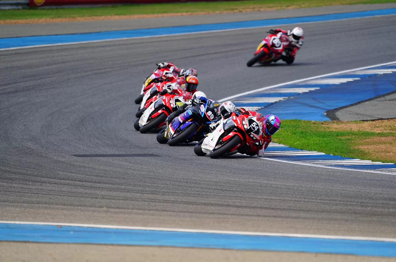 Herjun Dan Adenanta Naik Podium Pada Balapan Pertama ARRC 2024 Di Thailand