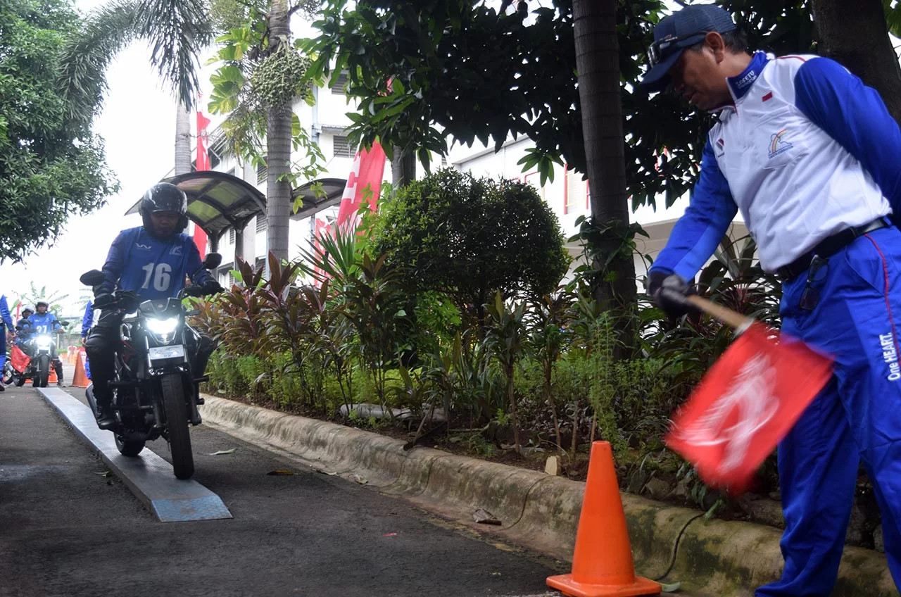 Hampir 100 Peserta Ikut Kompetisi Safety Riding Motor Honda Regional Jakarta-Tangerang