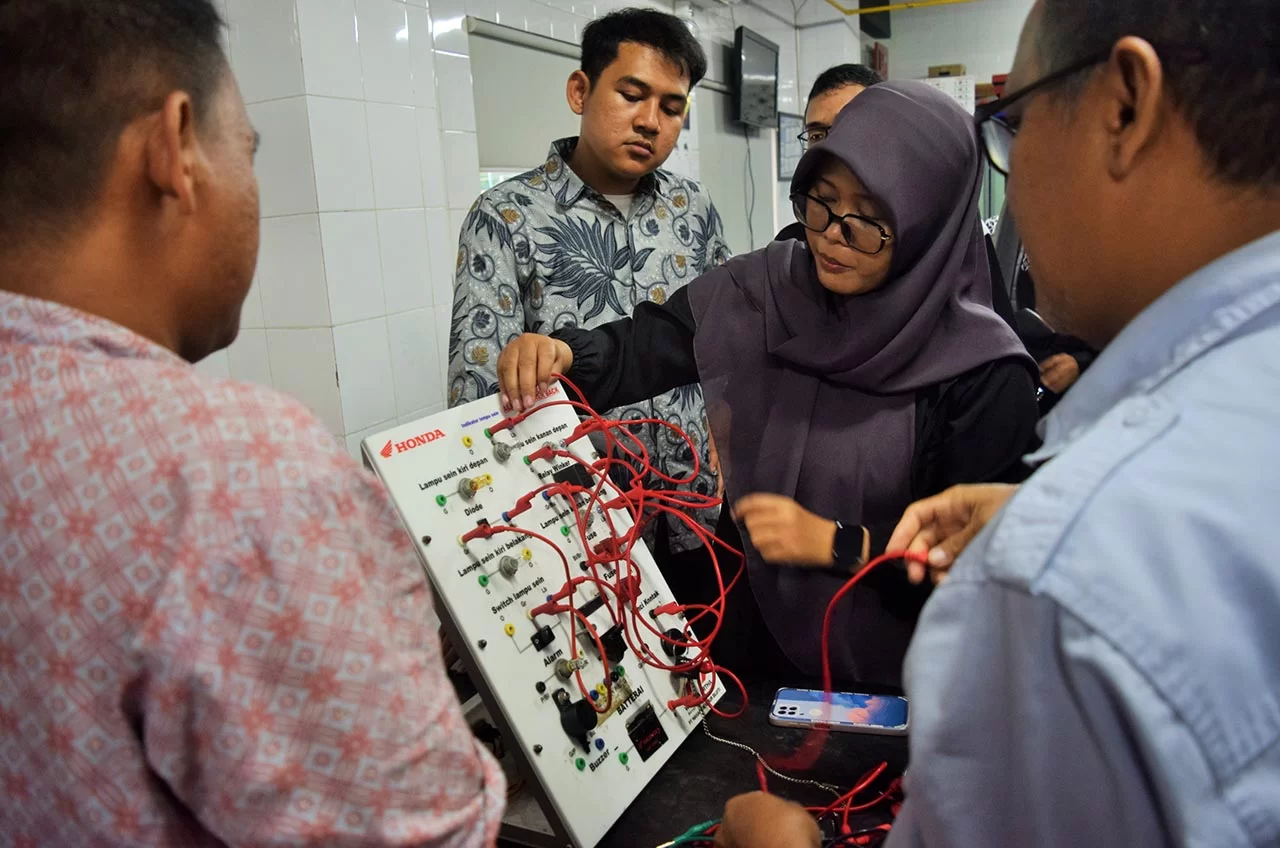 AHM-Wahana Makmur Sejati Gelar Sertifikasi Puluhan Guru SMK Di Jakarta-Tangerang