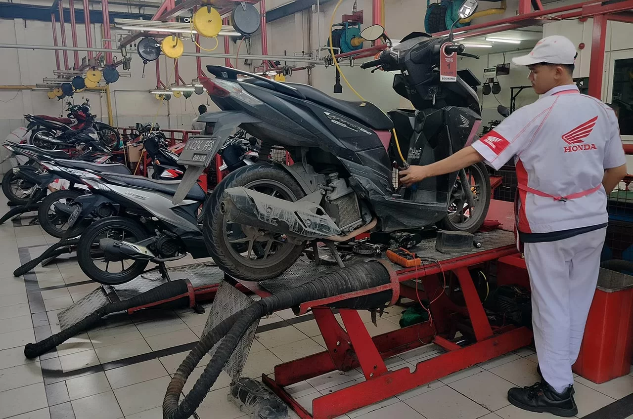 Mulai Hari Ini, Service Motor Matic Di AHASS Jakarta-Tangerang Dapat Diskon