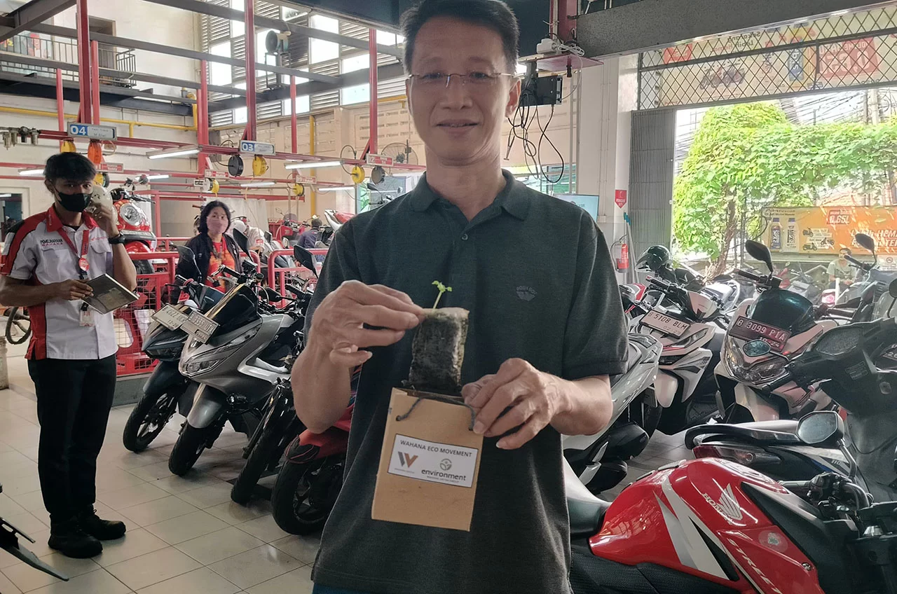 Servis Motor Honda Dapat Bibit Tanaman Gratis, Ada Di Sini!