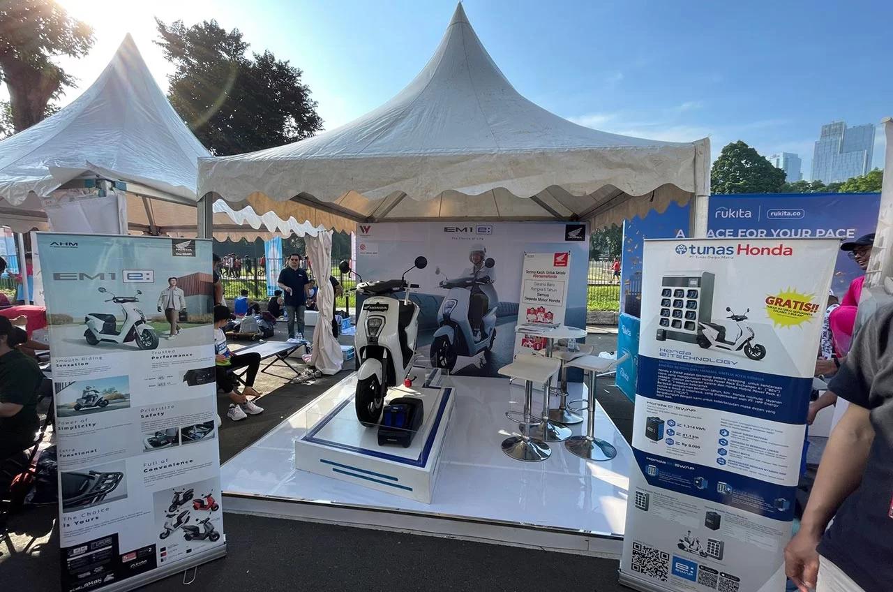 Motor Listrik Honda EM1 E: Kawal Jakarta International Marathon 2024