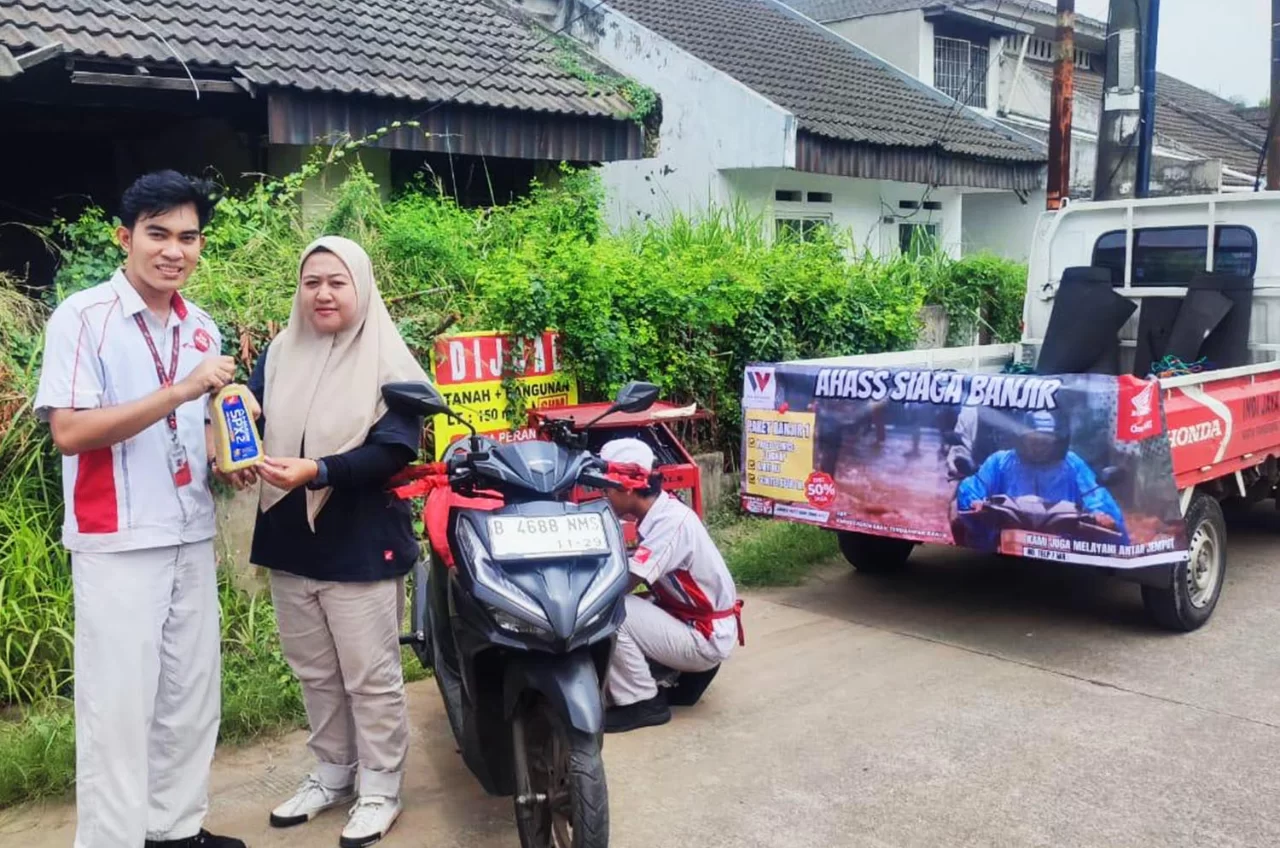 AHASS Siaga Banjir Hadir Untuk Konsumen Honda Yang Terdampak Banjir Di Jakarta - Tangerang