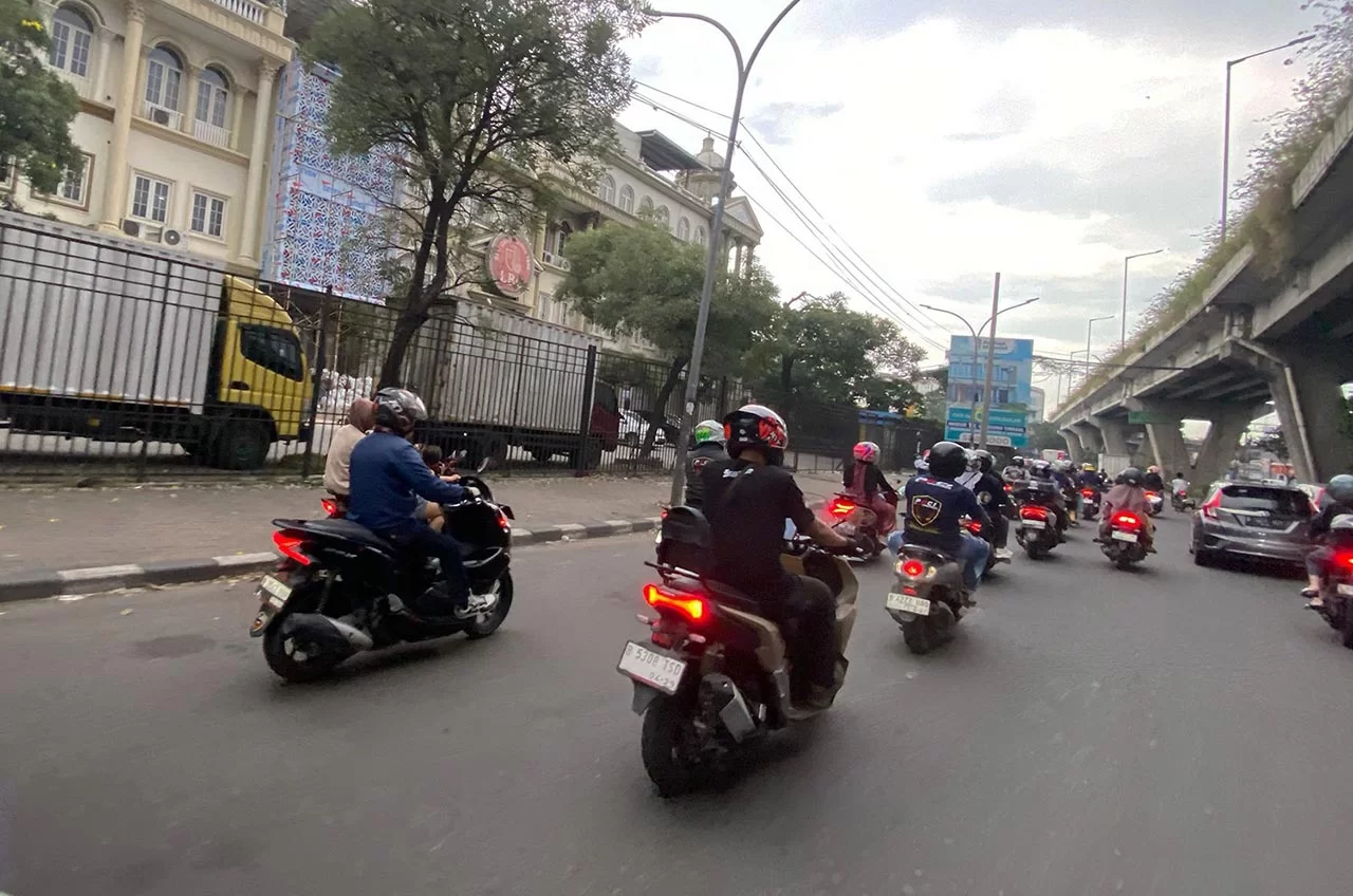 Berkendara Saat Puasa? Ingat 7 Hal Ini Supaya Tetap #Cari_aman Di Jalan!
