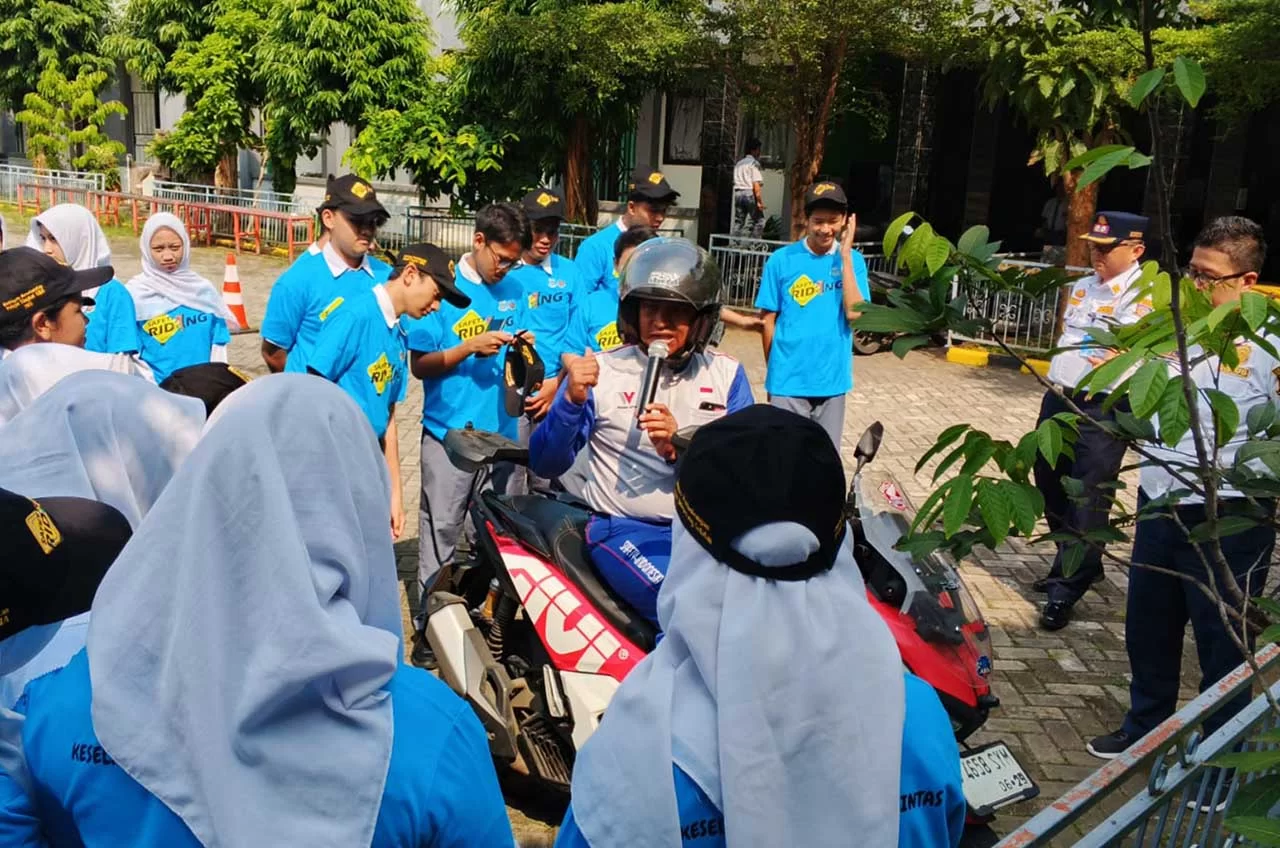 Pentingnya #Cari_Aman Di Jalan, PT Wahana Makmur Sejati Edukasi Keselamatan Berkendara Untuk Pelajar