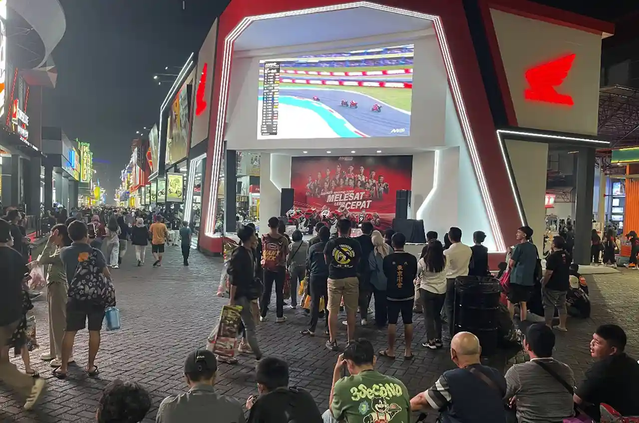 Member Komunitas Honda Matic Isi Akhir Pekan Dengan Rolling City Dan Nobar MotoGP Di JFK