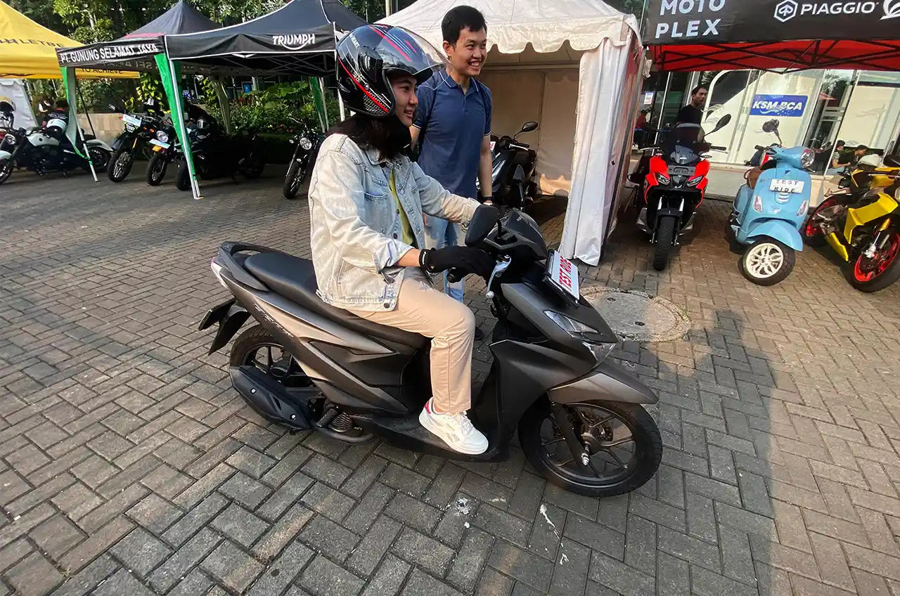 Agar Perjalanan Selalu #Cari_aman, Lima Hal Ini Wajib Dipahami Pengendara Wanita Di Jalan
