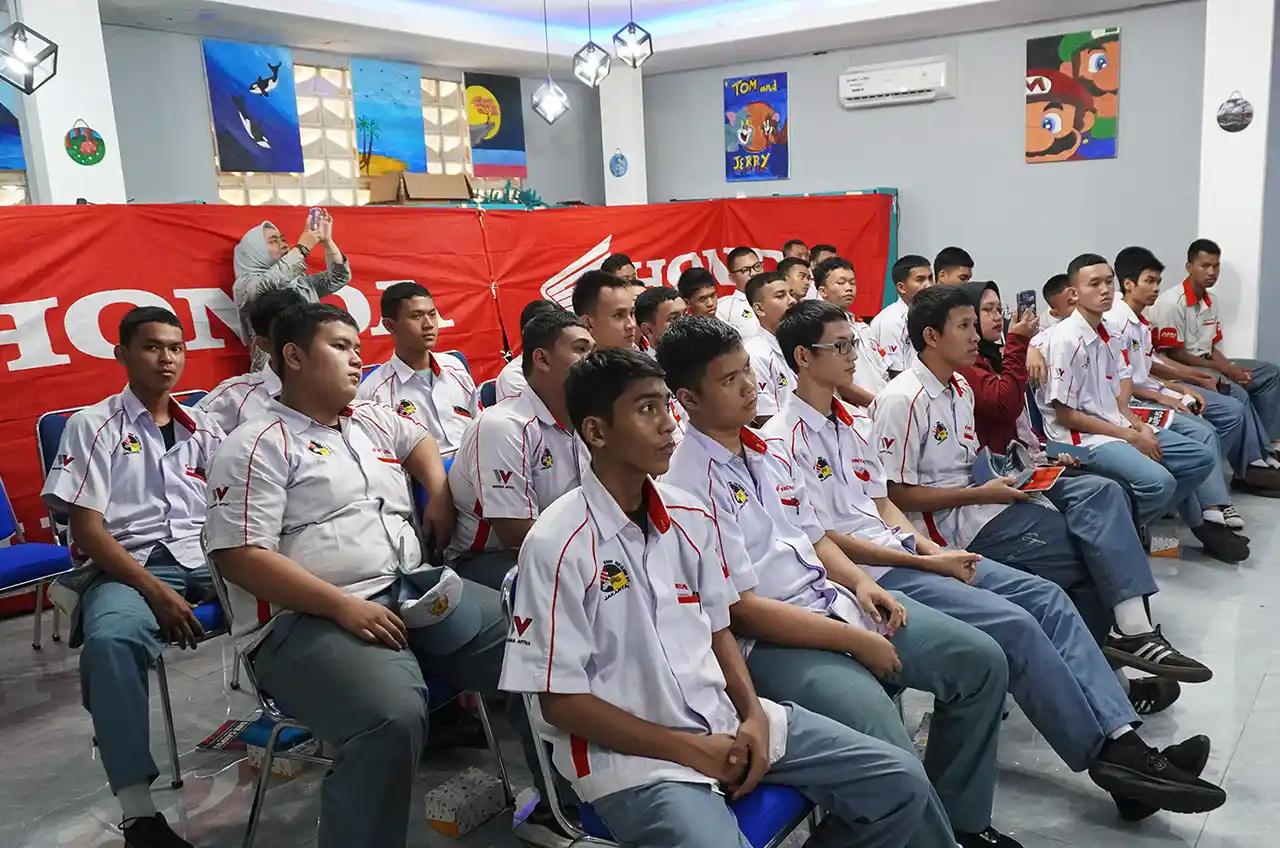 AHM & WMS Ajak Siswa SMK Terapkan #BijakBerkonsumsi Dan #BelajarJadiMinimalis