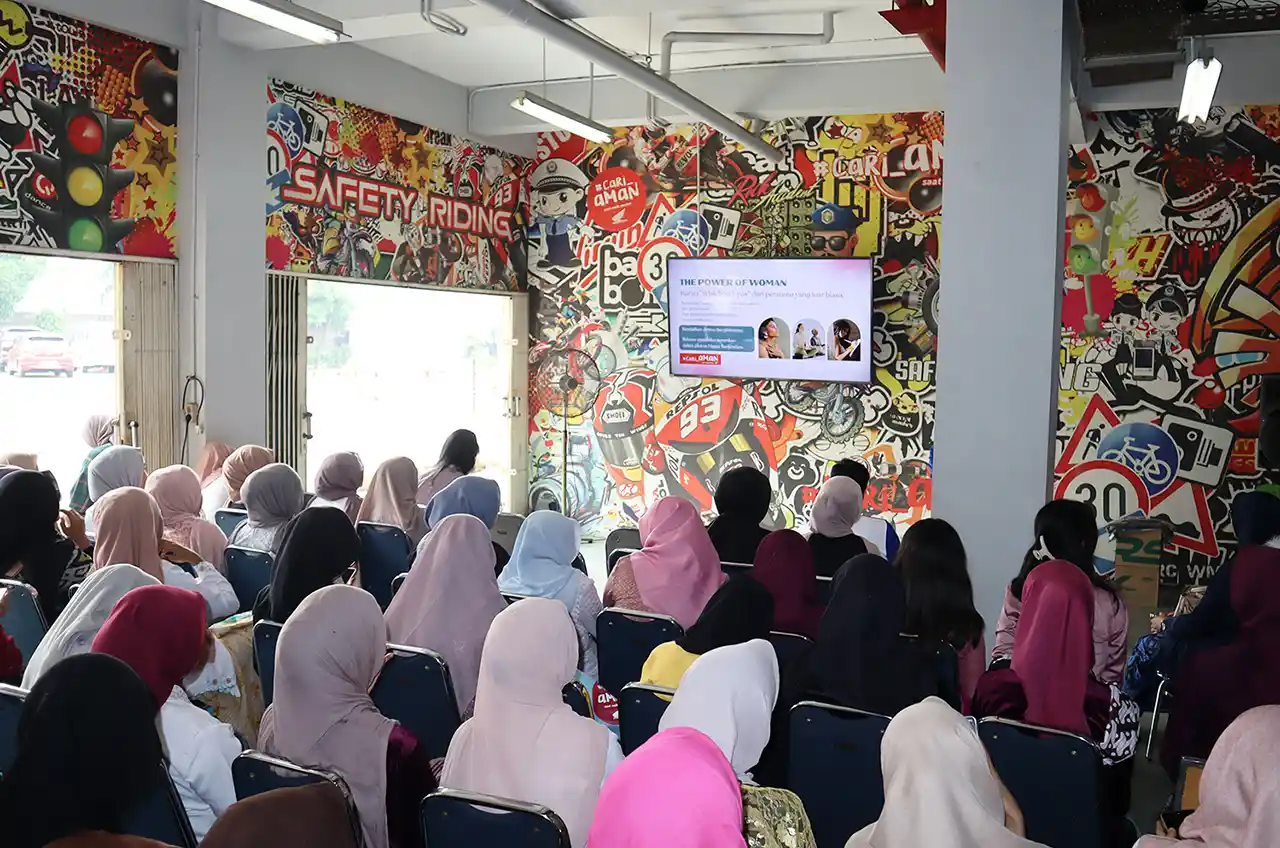 Semangat Kartini Di Jalan: Edukasi ‘Zen On Wheels’ Perkuat Kesadaran Berkendara Aman Bagi Perempuan
