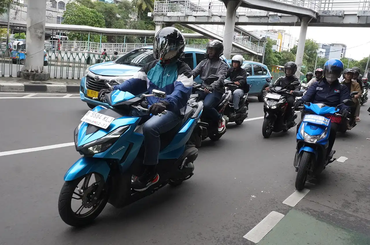 Hadapi Situasi Darurat Kala Di Jalan, Pengendara Sepeda Motor Wajib Tertib Dan Utamakan #Cari_Aman