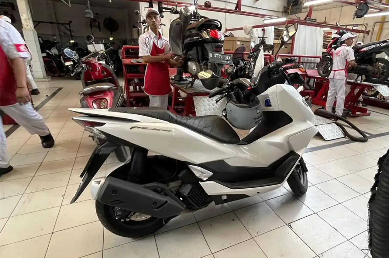 MEIRIAH Hadir Di AHASS Jakarta - Tangerang, Servis Motor Matic Honda Kini Makin Menguntungkan