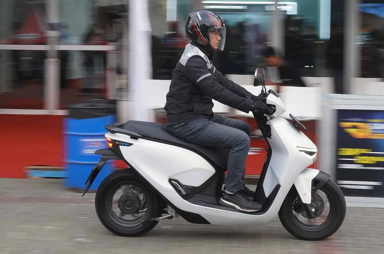 Praktis Dan Ramah Lingkungan, Simak Tips Aman Menggunakan Sepeda Motor Listrik Honda