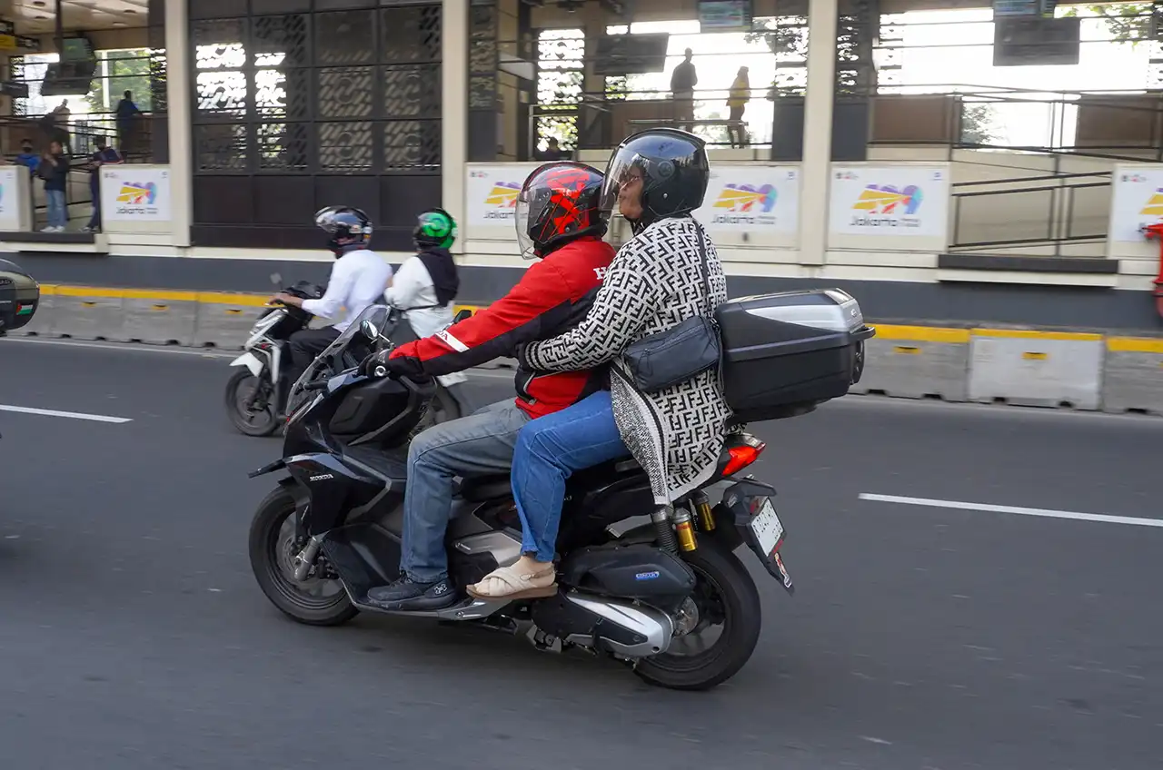 Posisi Berkendara Yang Tepat Jadi Kunci Aman Dan Nyaman Berkendara #Cari_Aman