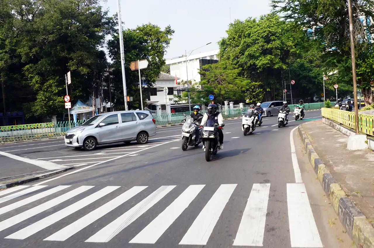 Motoran Bukan Hanya Pakai Helm! PT Wahana Makmur Sejati Ajak Pelajar Pahami 5 Kunci #Cari_Aman