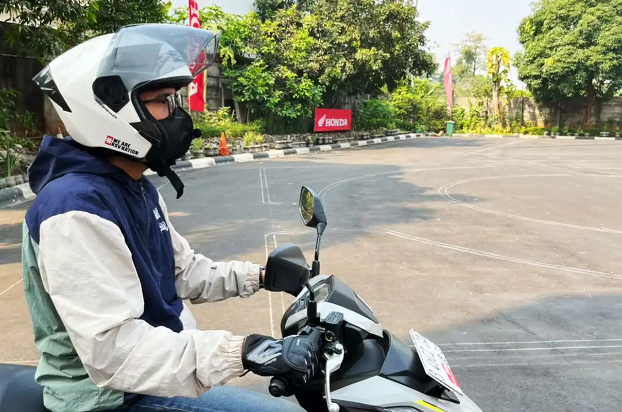 Motoran Bukan Hanya Pakai Helm! PT Wahana Makmur Sejati Ajak Pelajar Pahami 5 Kunci #Cari_Aman